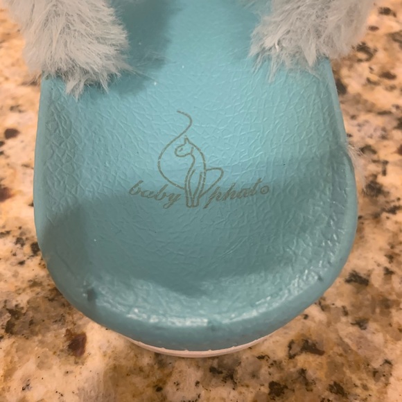 ❌SOLD❌ 😻Babyphat Fur Sandals - Picture 9 of 9